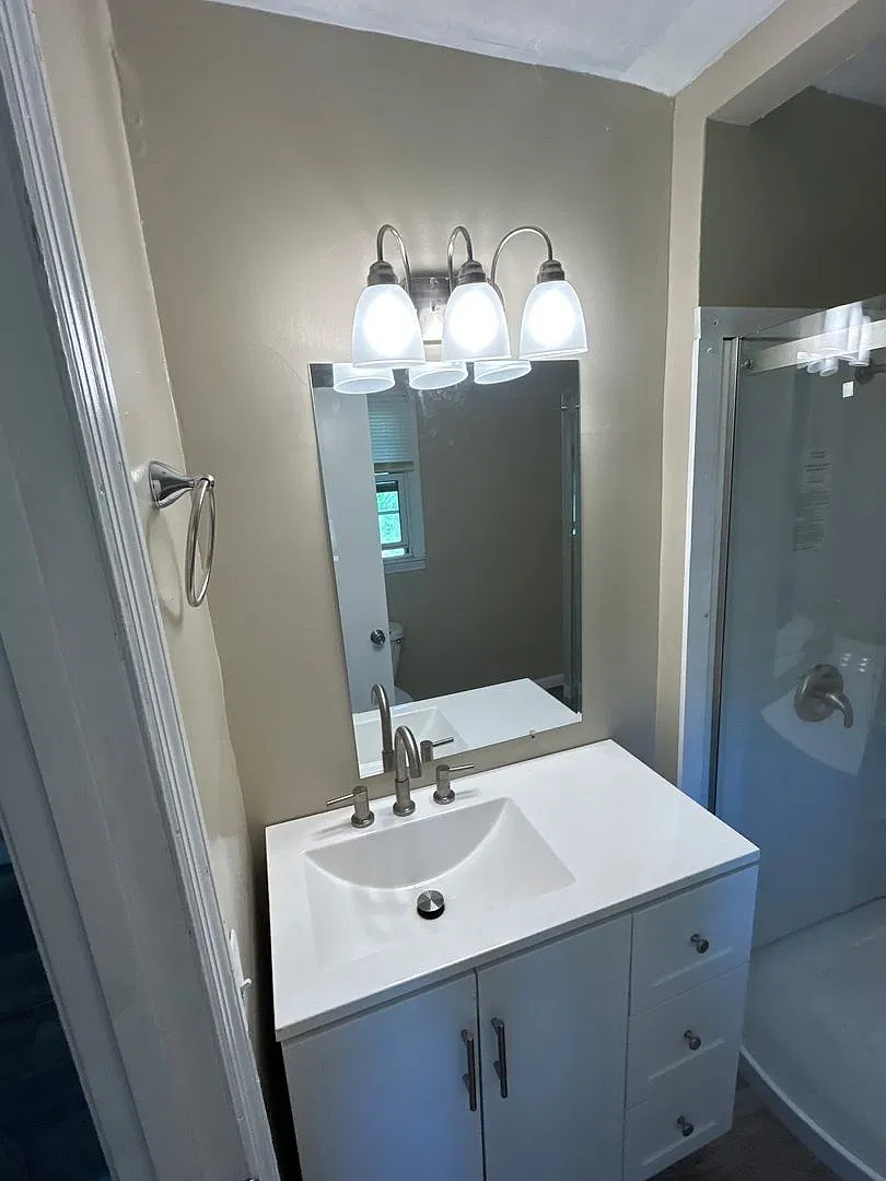 3 Bed 2 Bath Brick Home — Photo 4