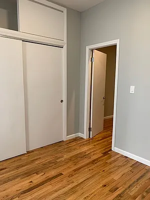 Rented by Salon Realty Corp | media 9