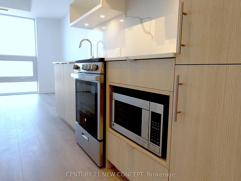 100 Queen St E #2205 — Photo 5
