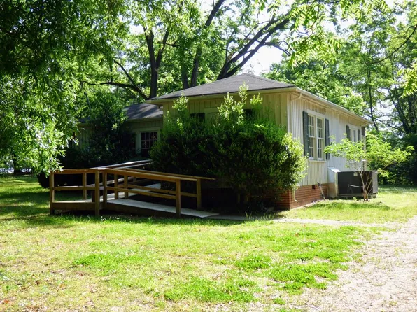 85 Cedar Ln, Halifax, VA 24558