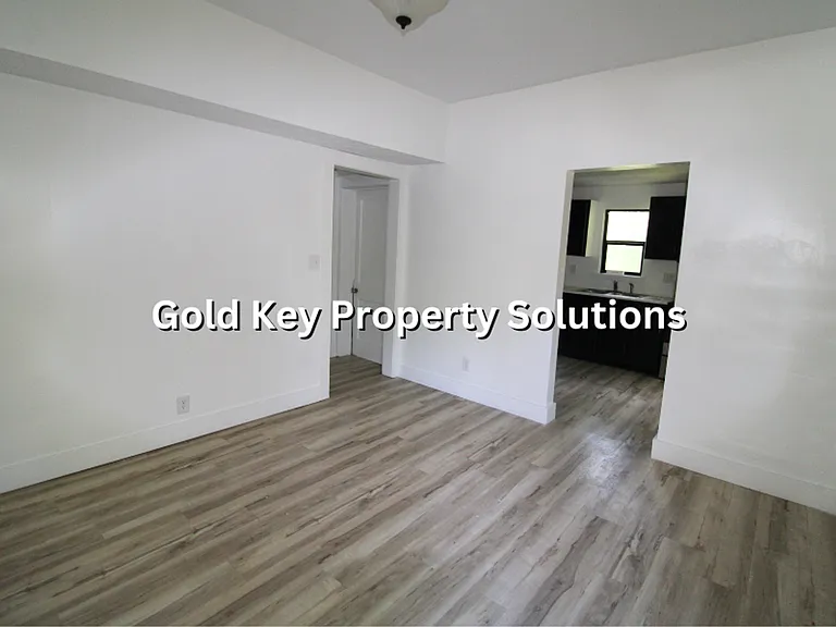 1512 Locust St — Photo 7