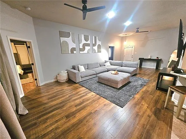 2616 Watergate Way — Photo 3