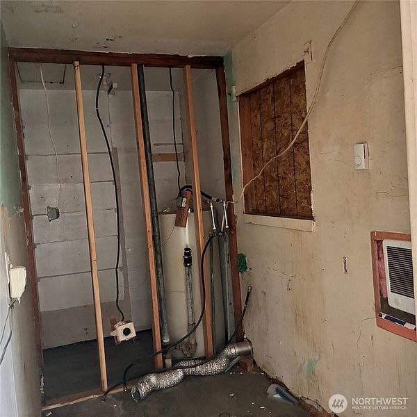 5th image of 239 NE H Street