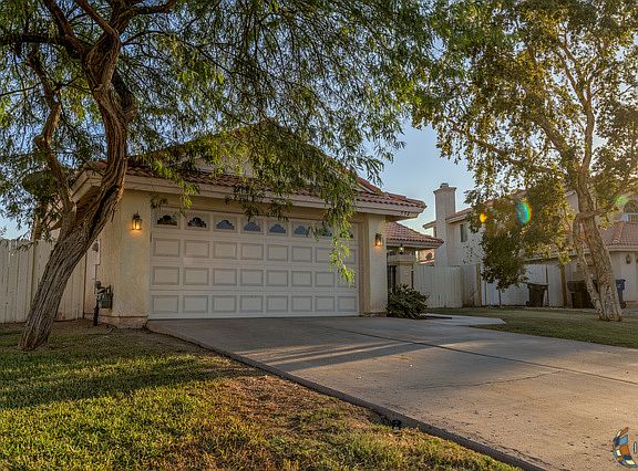 2nd image of 594 Larkspur Ln