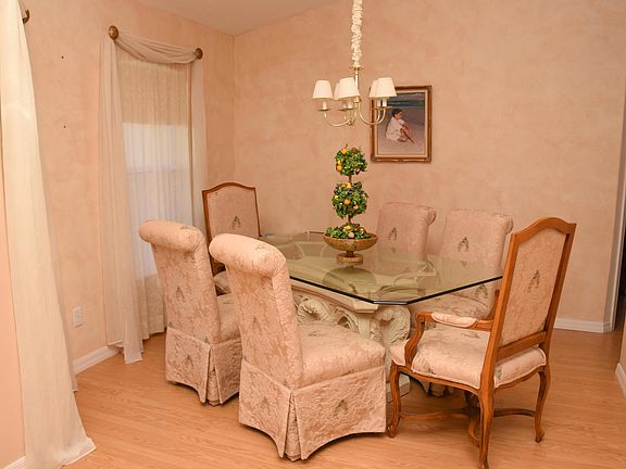 4th image of 160 Crossroad Lakes Dr