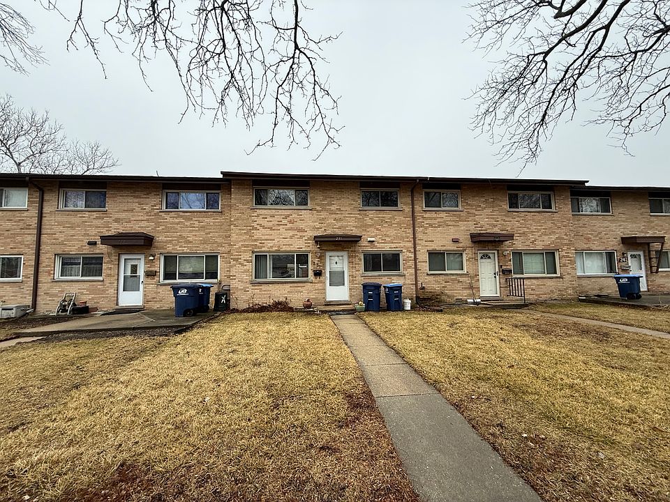 1st image of 231 Dover Dr #231