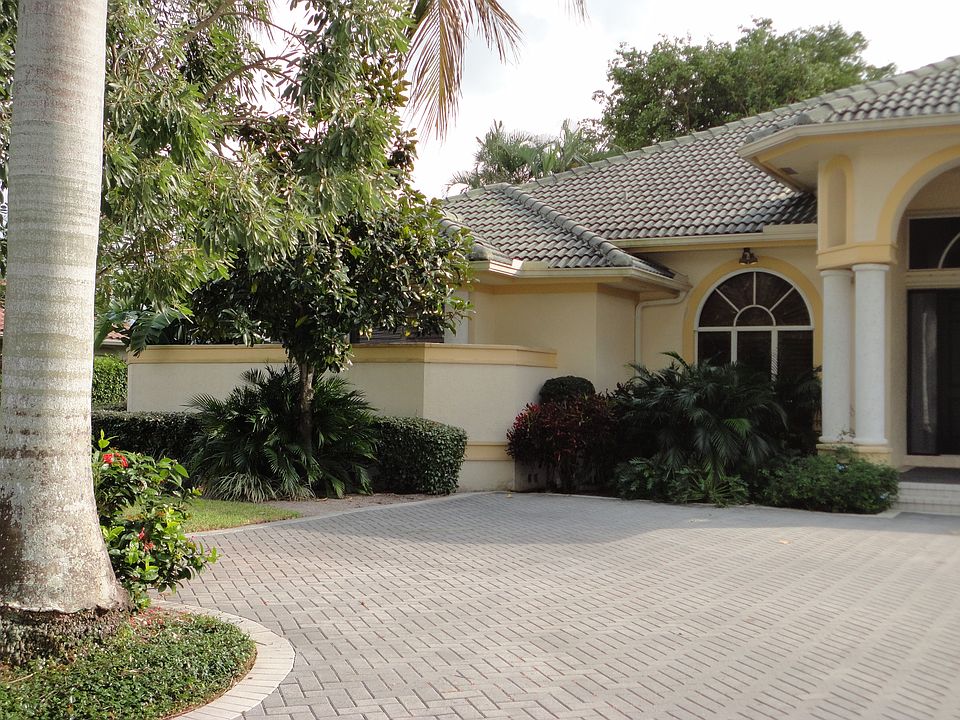 1st image of 2409 Chesapeake Cir