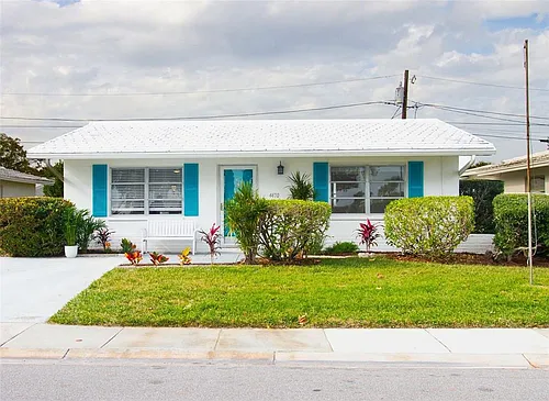 4470 Mainlands Blvd W Photo 1