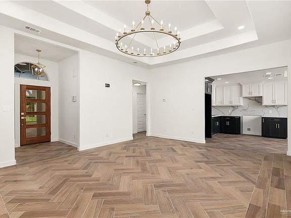4th image of 2731 Baylor Ave