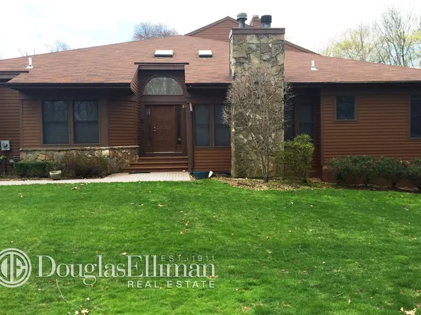 60 Hunt Dr, Jericho, NY 11753