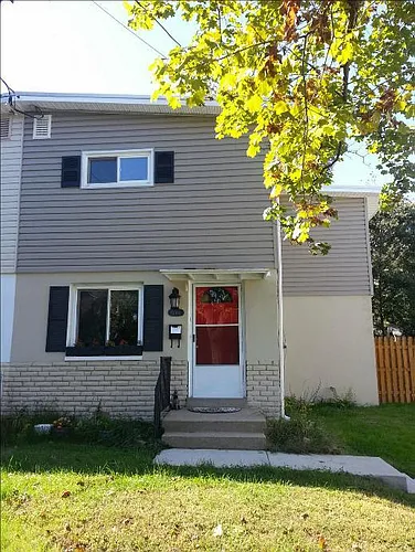 10603 Maple St Photo 1