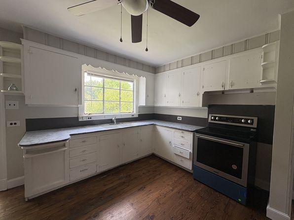 142 Grove Ave #C