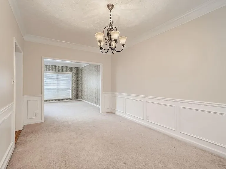 390 Saddle Bridge Dr — Photo 5