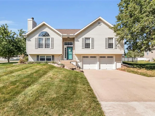1101 Rosewood Ct, Cameron, MO 64429