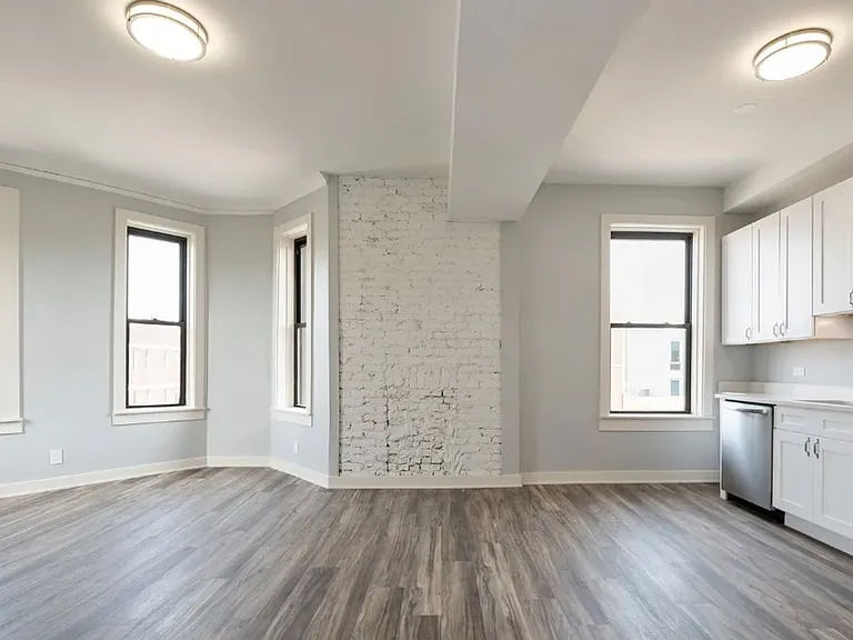 1859 W Chicago Ave — Photo 5