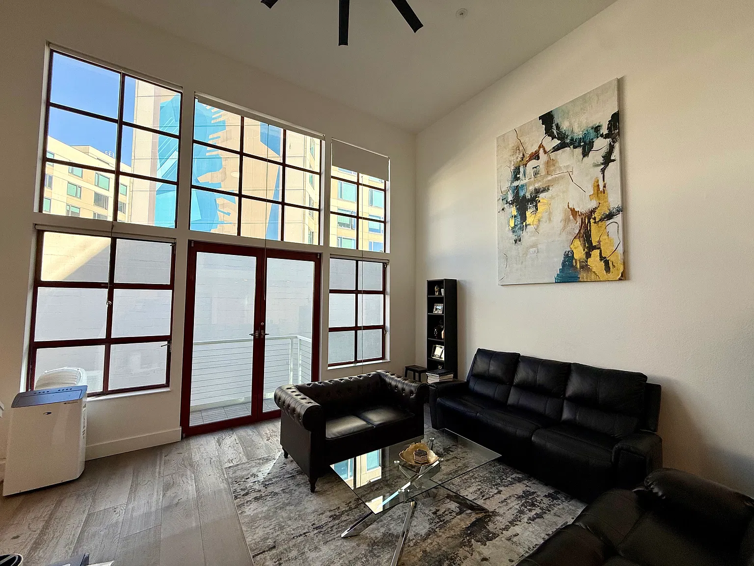 Bright and Spacious Lofted One-Bedroom w/ Parking Included — Photo 3