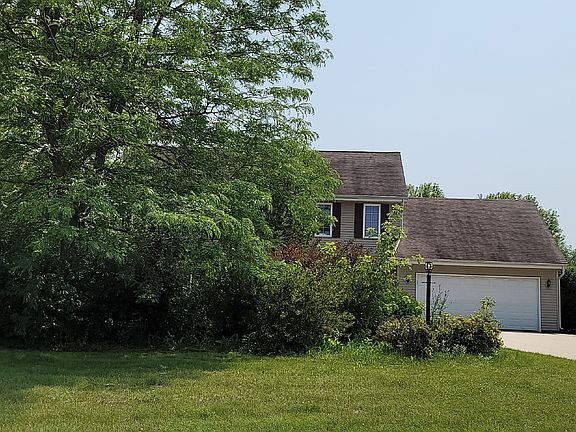 3rd image of N113W19717 Woodberry Ct