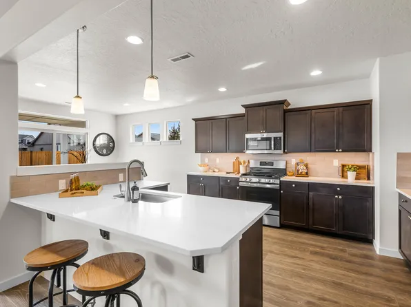 1512 NW Upas Pl, Redmond, OR 97756