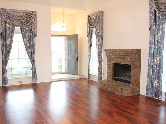 3rd image of 2437 Baretta Dr