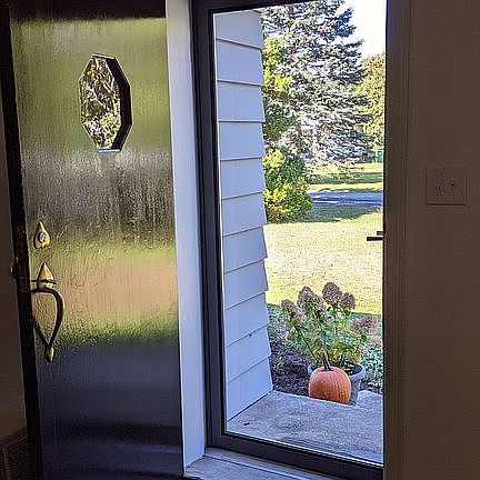 5th image of 14 Leslie Ct