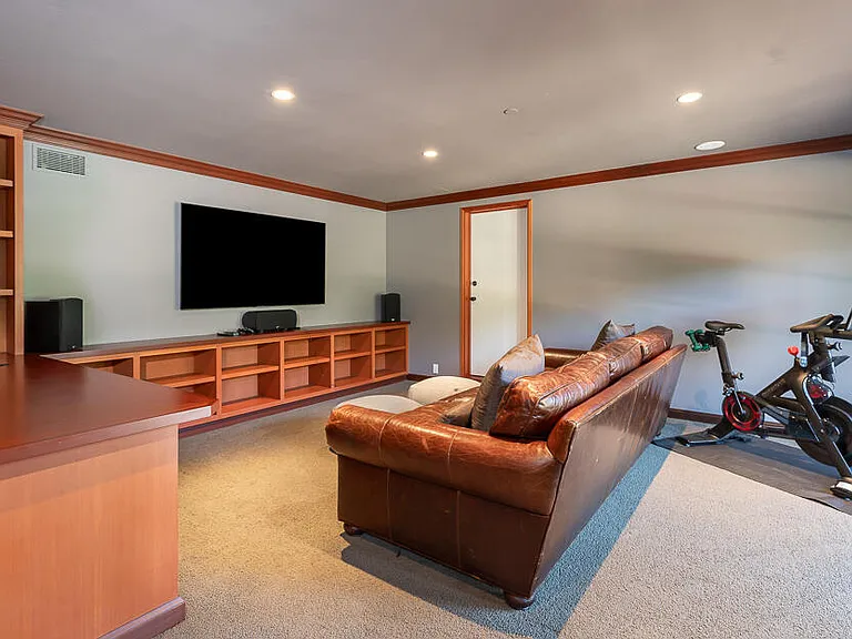 622 Cowles Rd — Photo 26