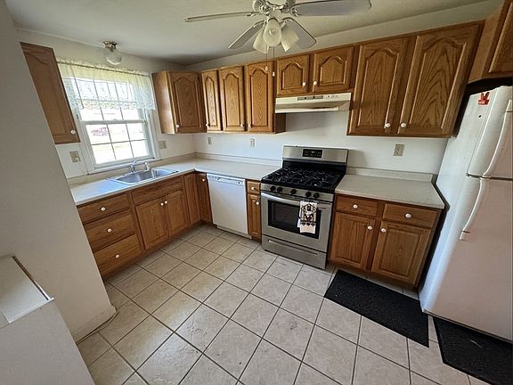 5th image of 11 Rebecca Ann Ln #11A