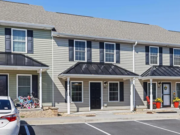 805 Carson Cir, Grottoes, VA 24441
