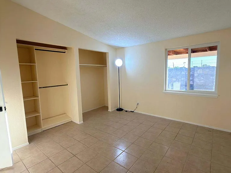 2121 Lake Omega St — Photo 12