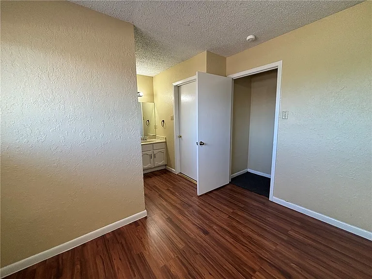 4206 Walnut Hills Dr #D — Photo 8