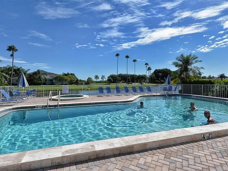923 Sandpiper Cir #923 — Photo 30