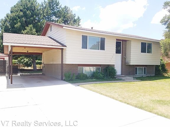 3rd image of 3727 W Clermont Dr