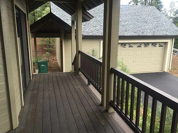 3rd image of 108 Fox Glove Ln