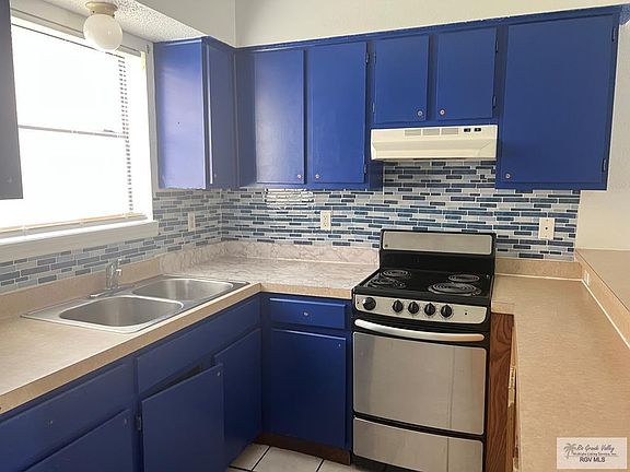 3rd image of 814 & 820 26th St #2 & 3