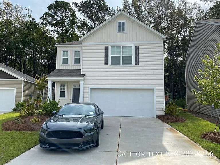 2641 Alamanda Dr — Photo 2