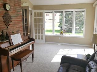 110 Fairhill Dr, Rochester, NY 14618