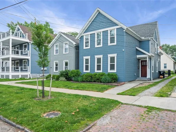 2450 Tremont St, Cleveland, OH 44113