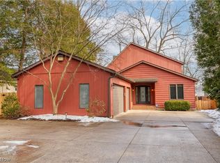 4387 Point Comfort Dr, Akron, OH 44319