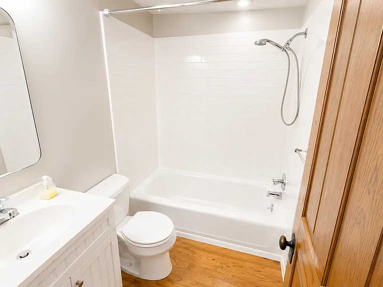 821 W Liberty St #1 — Photo 10