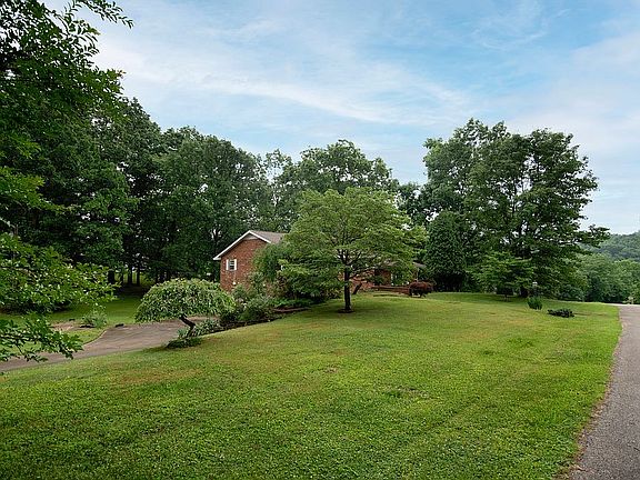 3rd image of 8521 Lynnwood Dr