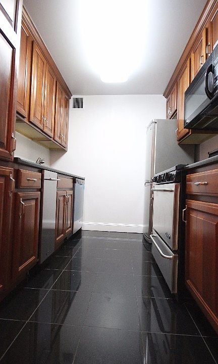 1st image of 139 W 75th St APT 8