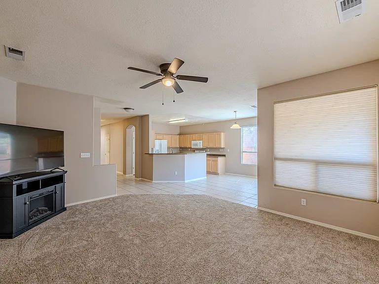 1124 Calle Corvo NE — Photo 6