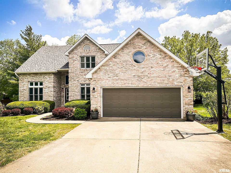 1st image of 104 Mimosa Dr