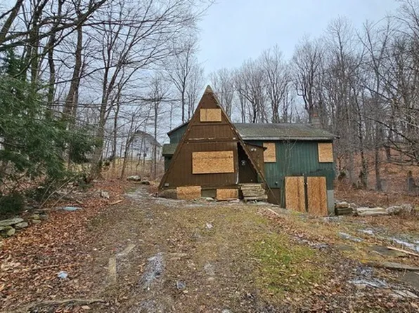 358 Prince John Dr, Becket, MA 01223