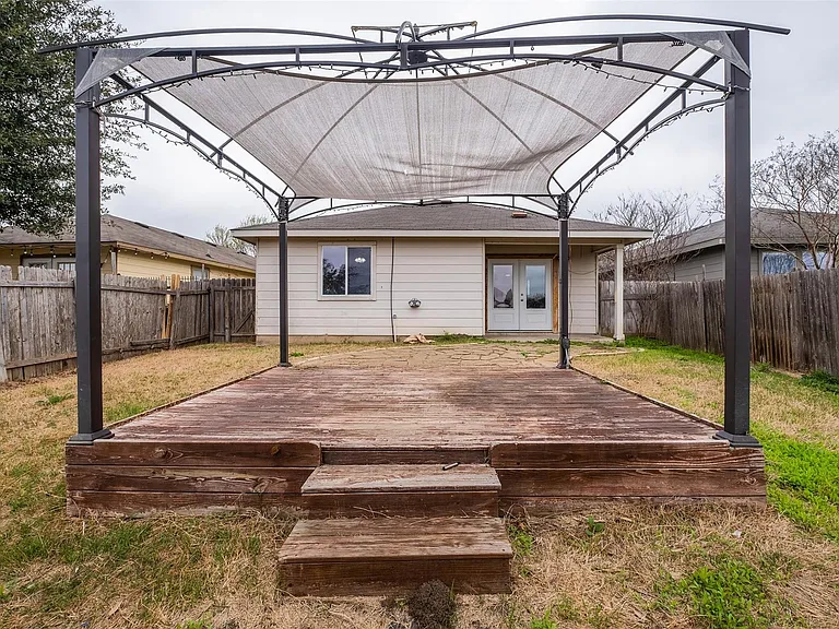 5813 Angel Dr — Photo 21