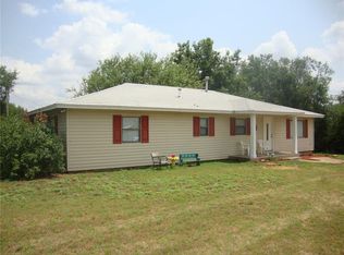 228 S Peck Ave, Hydro, OK 73048