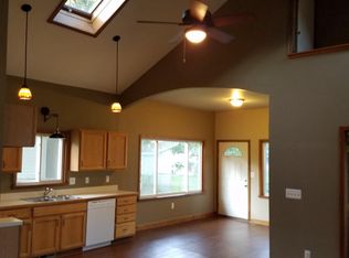 390 S Parkway Dr, Algonac, MI 48001