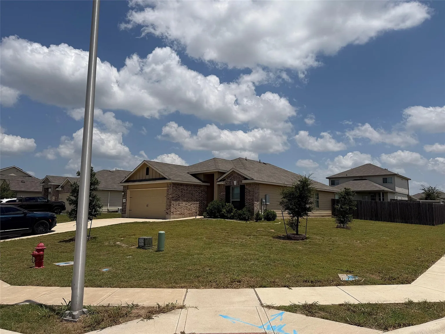 4 bed, 2.0 bath, 1494 sqft, $2,500 — Photo 1