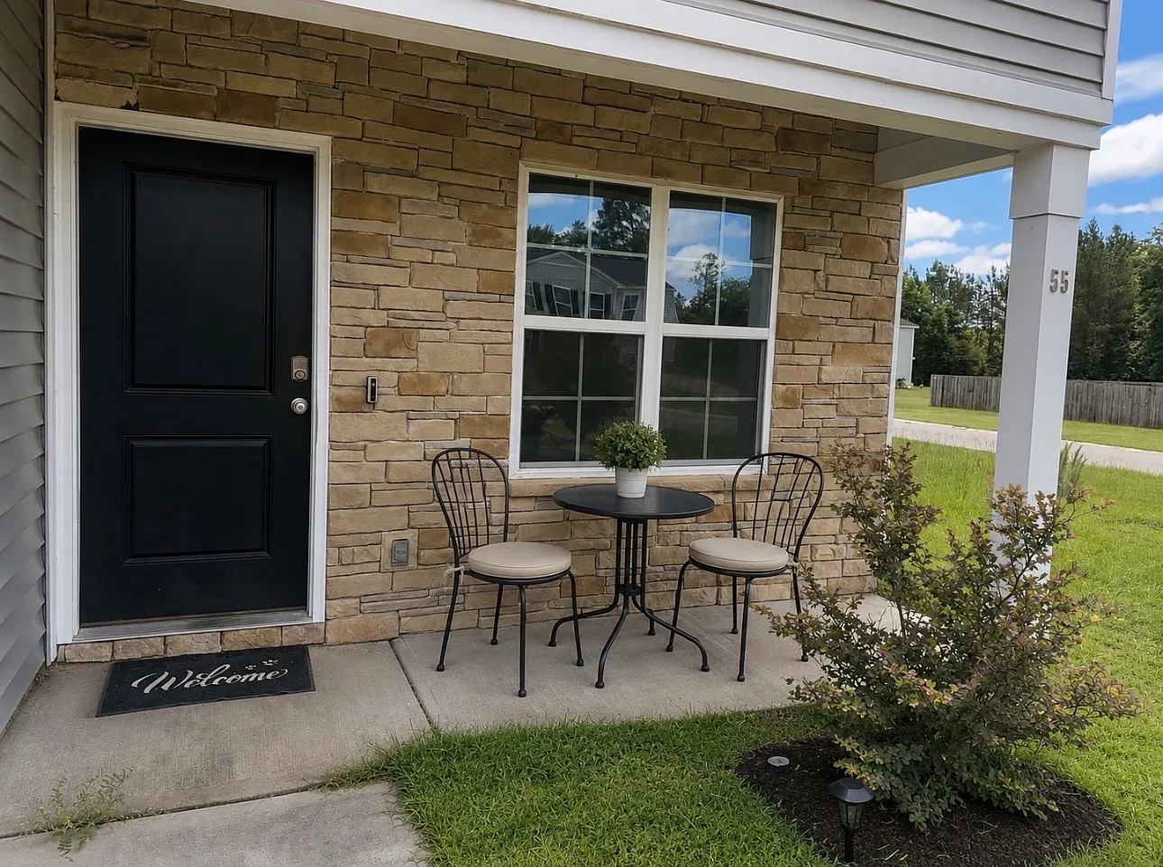 3 bed, 2258 sqft, $2,295 — Photo 2