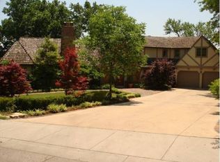 1605 Crescent Rd, Lawrence, KS 66044