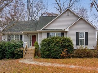 1005 Kings Meadow Dr, Winston Salem, NC 27127